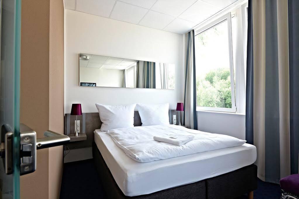 Road House Hotel Paderborn Buitenkant foto